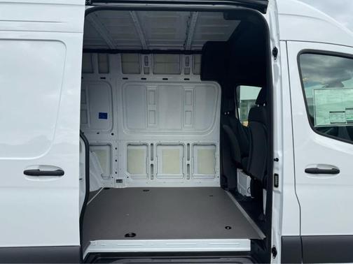 2025 Mercedes-Benz Sprinter 2500
