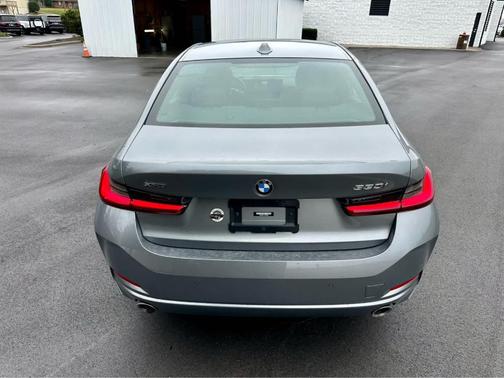 2023 BMW 330 i xDrive