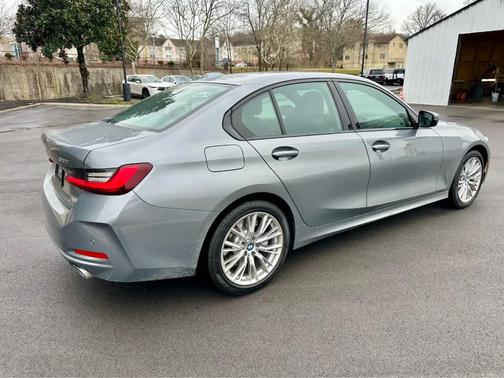 2023 BMW 330 i xDrive