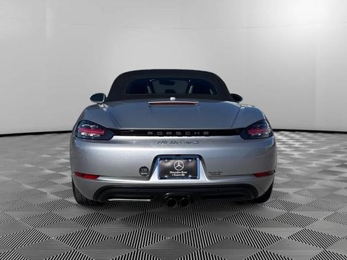 2024 Porsche 718 Boxster S