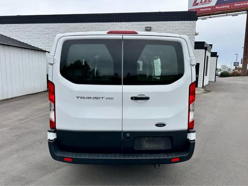 2024 Ford Transit-250 