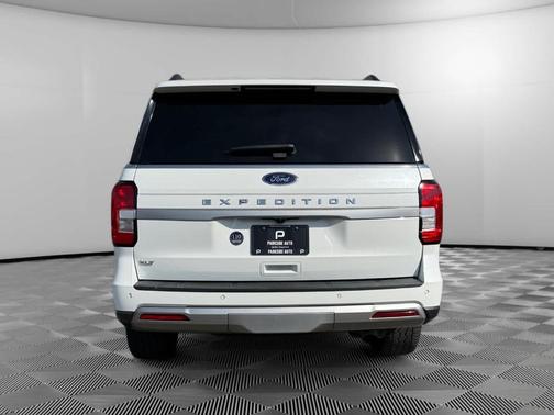 Star White 2022 Ford Expedition XLT