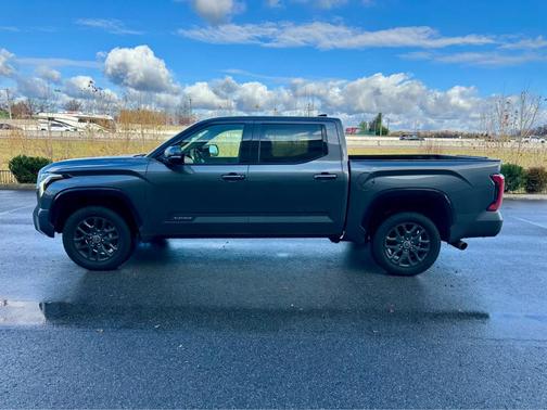 2023 Toyota Tundra Platinum