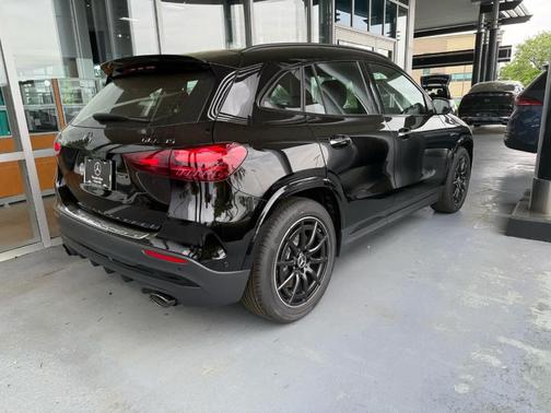 2025 Mercedes-Benz AMG GLA 35 Base