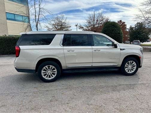 2022 GMC Yukon XL SLT
