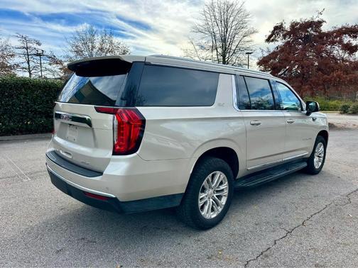 2022 GMC Yukon XL SLT