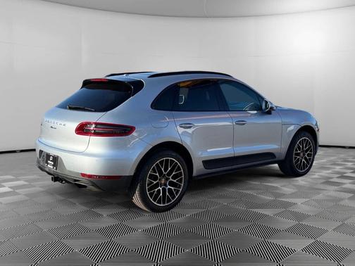 2018 Porsche Macan 