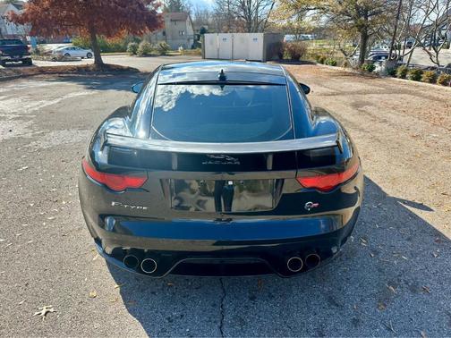 2017 Jaguar F-TYPE SVR