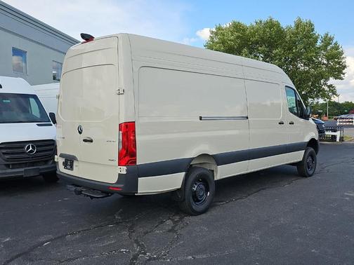 2025 Mercedes-Benz Sprinter 2500