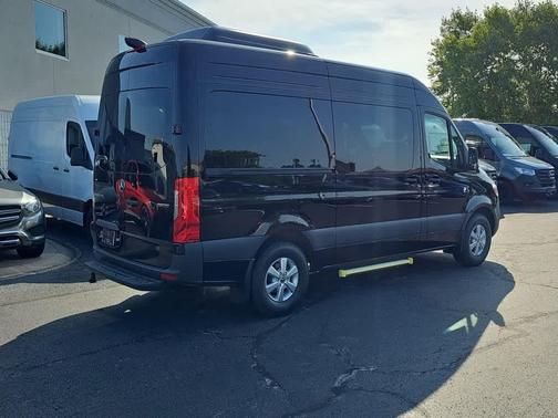 2025 Mercedes-Benz Sprinter 2500 144 WB Standard Roof Passenger