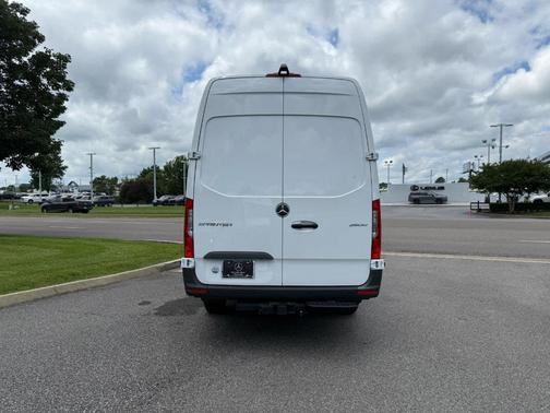 2024 Mercedes-Benz Sprinter 2500