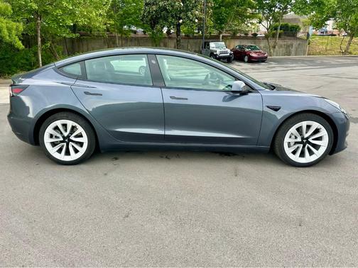 Midnight Silver Metallic 2023 Tesla Model 3 Base