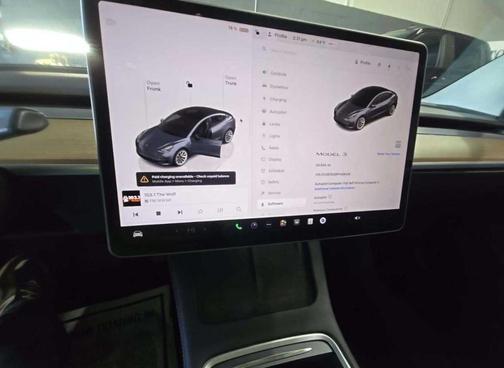Midnight Silver Metallic 2023 Tesla Model 3 Base