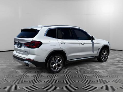 Mineral White Metallic 2023 BMW X3 xDrive30i
