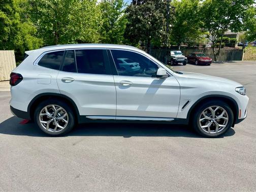 Mineral White Metallic 2023 BMW X3 xDrive30i