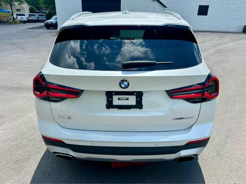 Mineral White Metallic 2023 BMW X3 xDrive30i