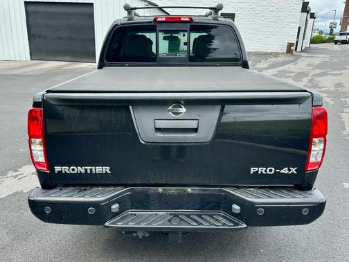 Super Black 2015 Nissan Frontier Pro-4X