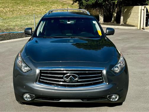2016 INFINITI QX70 Base