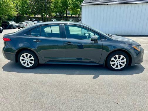 UNDERGROUND 2025 Toyota Corolla LE