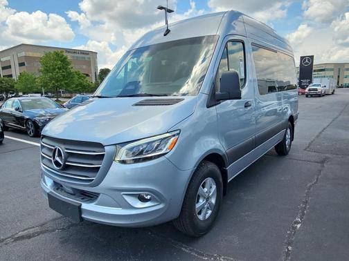 2025 Mercedes-Benz Sprinter 2500 144 WB Standard Roof Passenger