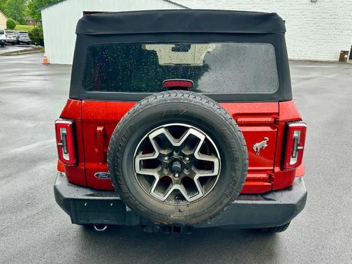 Hot Pepper Red Metallic Tinted Clearcoat 2024 Ford Bronco Outer Banks