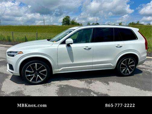 Crystal White Metallic 2022 Volvo XC90 T6 Momentum 7 Passenger