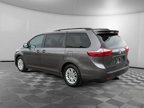2016 Toyota Sienna XLE Premium