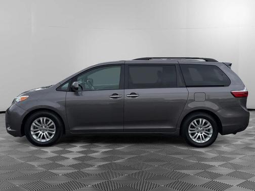 2016 Toyota Sienna XLE Premium