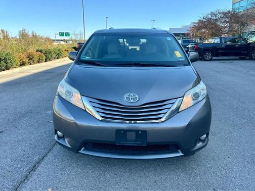 2016 Toyota Sienna XLE Premium