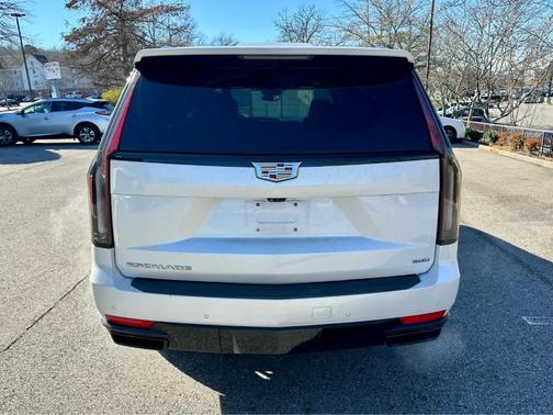 2022 Cadillac Escalade Sport