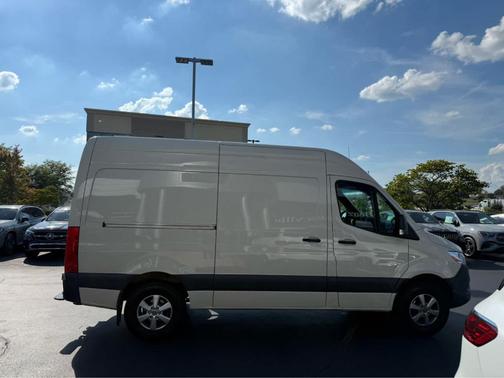 2023 Mercedes-Benz Sprinter 2500 
