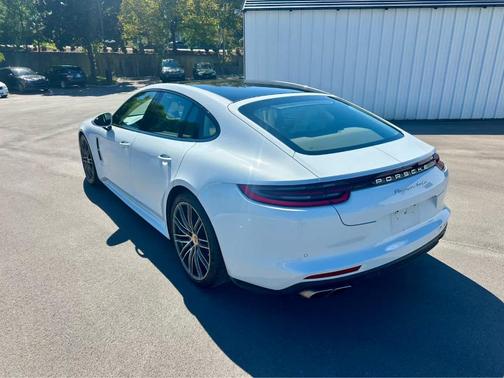 2017 Porsche Panamera Turbo