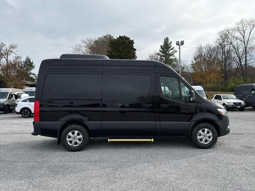 2025 Mercedes-Benz Sprinter 2500 144 WB Standard Roof Passenger