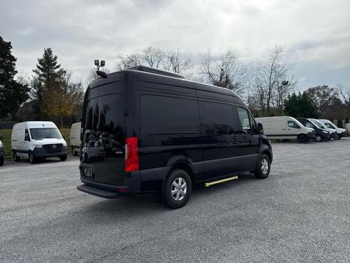 2025 Mercedes-Benz Sprinter 2500 144 WB Standard Roof Passenger