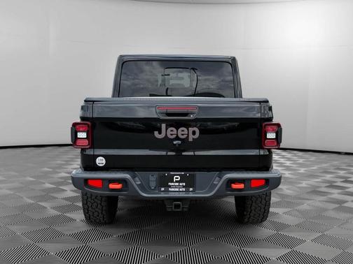 Black Clearcoat 2022 Jeep Gladiator Mojave