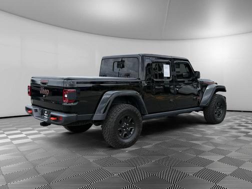 Black Clearcoat 2022 Jeep Gladiator Mojave