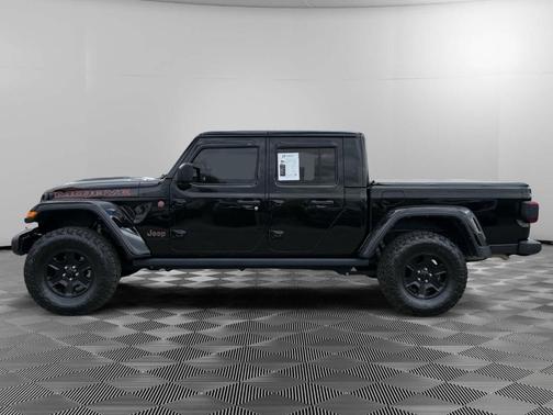 Black Clearcoat 2022 Jeep Gladiator Mojave