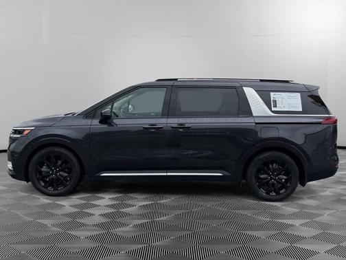 Metal 2023 Kia Carnival SX