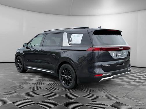 Metal 2023 Kia Carnival SX
