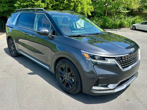 Metal 2023 Kia Carnival SX
