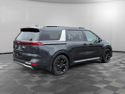 Metal 2023 Kia Carnival SX