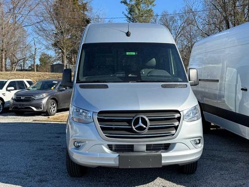 2025 Mercedes-Benz Sprinter 2500 144 WB Standard Roof Passenger