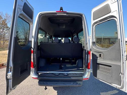 2025 Mercedes-Benz Sprinter 2500 144 WB Standard Roof Passenger