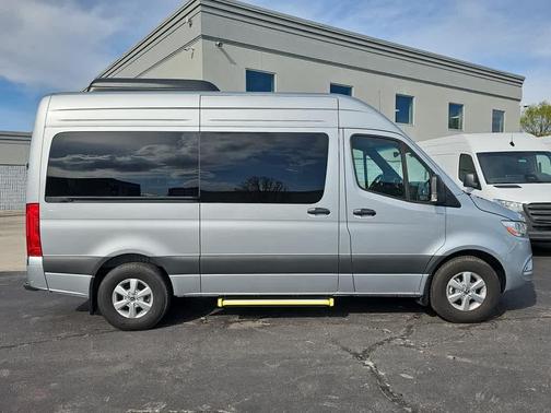 2025 Mercedes-Benz Sprinter 2500 144 WB Standard Roof Passenger
