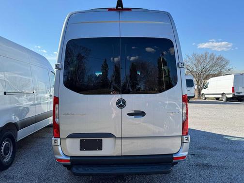 2025 Mercedes-Benz Sprinter 2500 144 WB Standard Roof Passenger