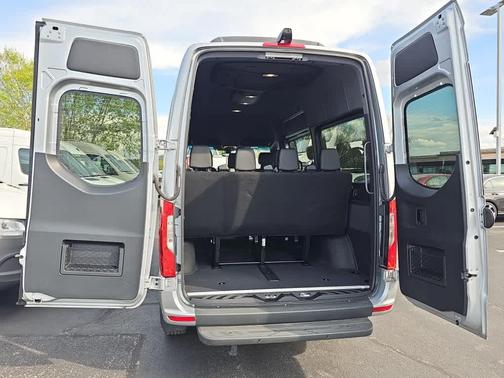 2025 Mercedes-Benz Sprinter 2500 144 WB Standard Roof Passenger