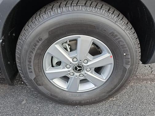 2025 Mercedes-Benz Sprinter 2500 144 WB Standard Roof Passenger