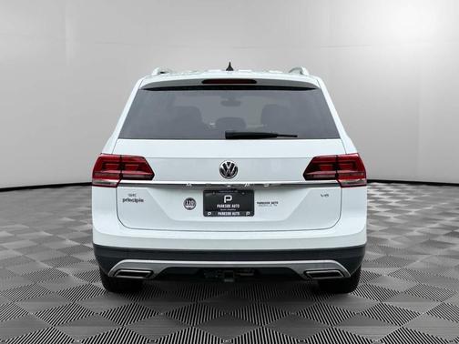 Pure White 2019 Volkswagen Atlas 3.6L SE w/Technology
