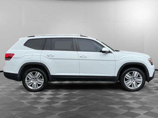 Pure White 2019 Volkswagen Atlas 3.6L SE w/Technology