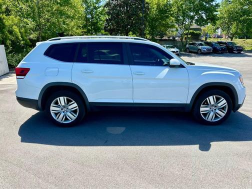 Pure White 2019 Volkswagen Atlas 3.6L SE w/Technology